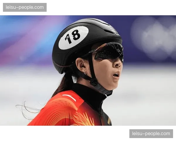 公俐短道速滑女子1000米第五名展现拼搏精神